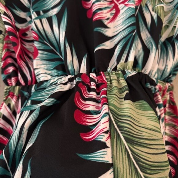 ROMPER de Verano con estampado tropical (Women’s Plunge Printed Summer Romper) - Picture 5 of 6